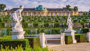 Schloss Sanssouci, Schlosspark, Potsdam, Brandenburg (© Günter Gräfenhain/Alamy)(Bing Deutschland)