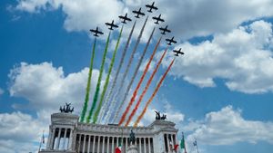 Festa della Repubblica Italiana, Vittoriano, Piazza Venezia, Roma (© canbedone/iStock/Getty Images Plus)(Bing Italia)
