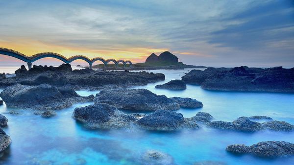 Sanxiantai dragon bridge in Taitung, Taiwan