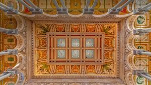 Ceiling and cove of the Great Hall at the Library of Congress in Washington, DC (© Susan Candelario/Alamy)(Bing United States)