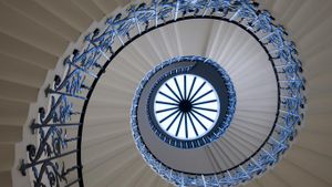 The Tulip Stairs at Queen’s House in Greenwich, London (© Eurasia Press/Getty Images)(Bing United Kingdom)