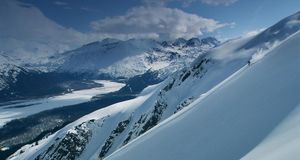 ｢バルディーズのスキーヤー｣アメリカ, アラスカ (© Wink Inc./Footage Search) &copy; (Bing Japan)
