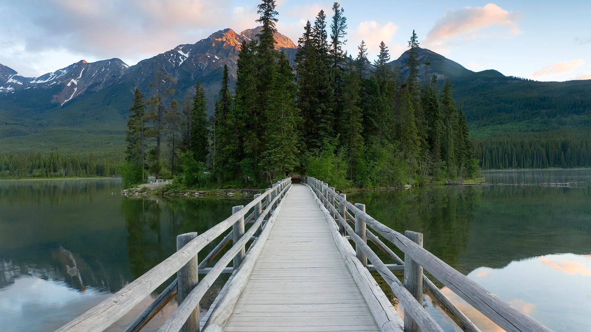 Pyramid Lake in Jasper National Park, Alberta, Canada