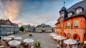 Marktplatz von Goslar, Niedersachsen, Deutschland (© SIME/eStock Photo)(Bing Deutschland)