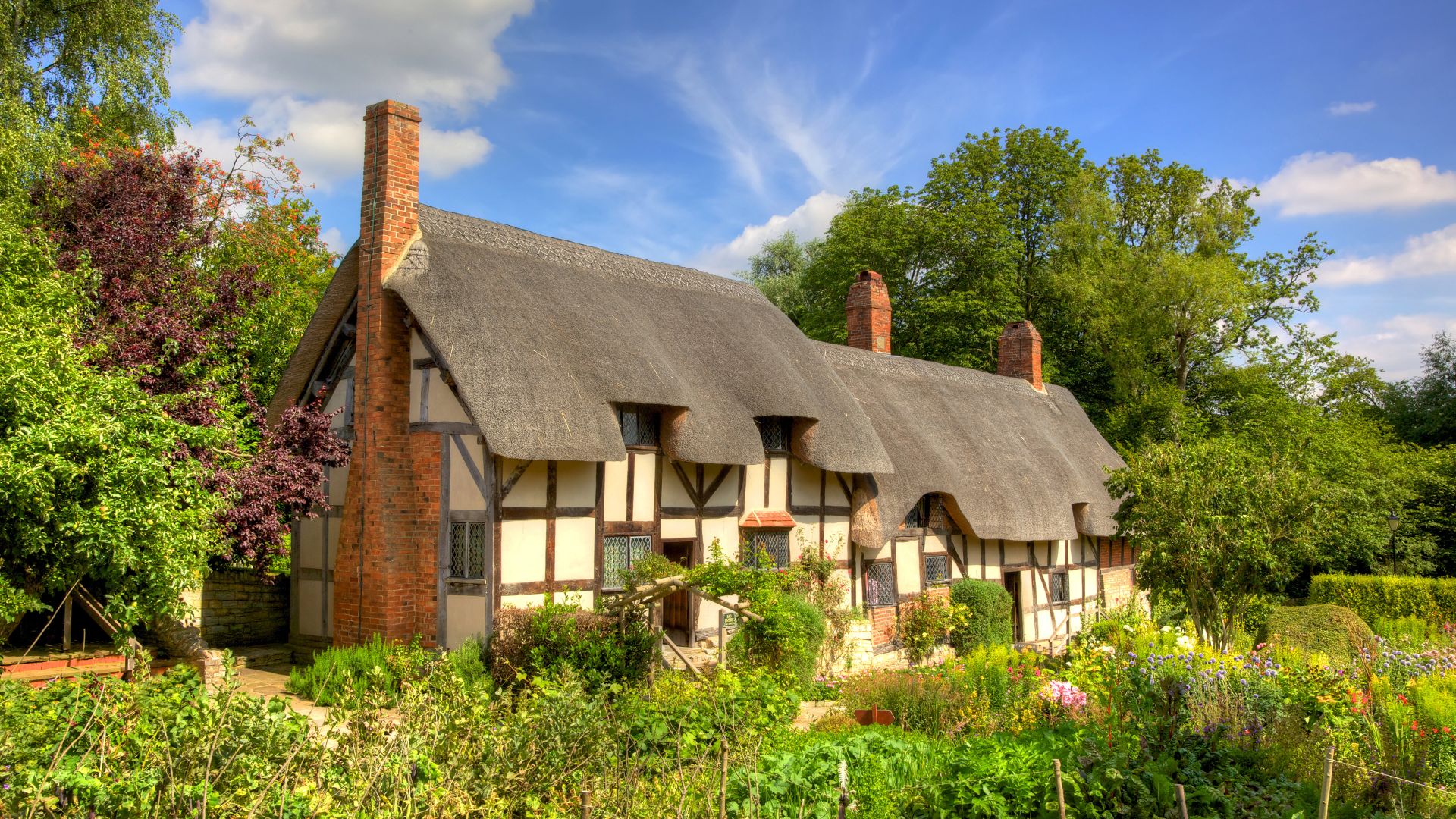 Anne Hathaway's cottage and garden, Stratford-upon-Avon, England