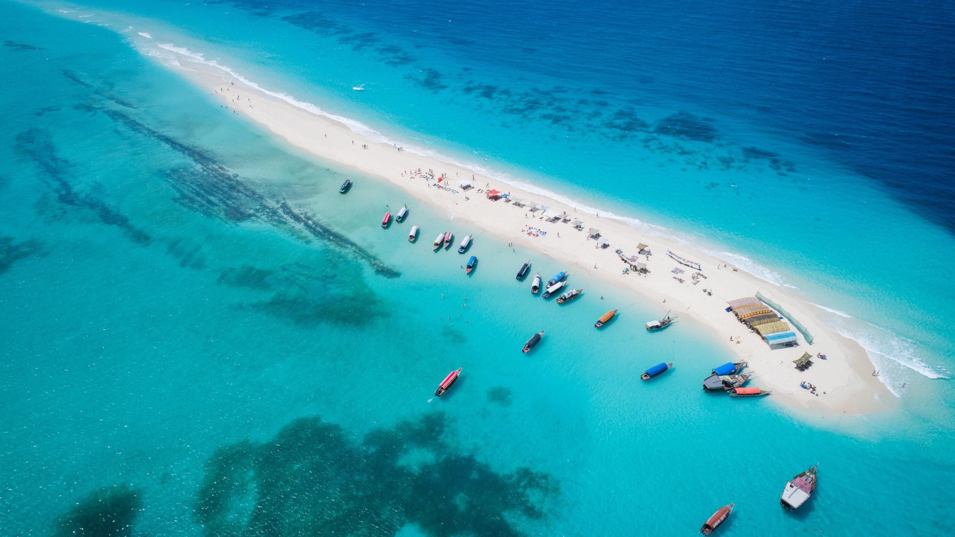 Bar sulla sabbia nella Riserva Naturale di Nakupenda Beach, Zanzibar, Tanzania