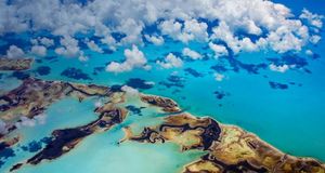 Vue aérienne des bancs des Bahamas (Bahama Banks), Bahamas (© Jeremy Woodhouse/Getty Images) &copy; (Bing France)