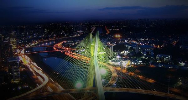 Ponte Estaiada Octávio Frias de Oliveira bridge in São Paulo, Brazil