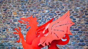 The Welsh Dragon outside Cardiff Castle (© Billy Stock/The Photolibrary Wales/Alamy)(Bing United Kingdom)
