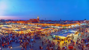 马拉喀什的Jemaa el-Fnaa广场 (© Pavliha/Getty Images)(Bing China)
