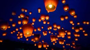 Pingxi Sky Lantern Festival in Taipei, Taiwan (© Jui-Chi Chan/Alamy)(Bing Australia)