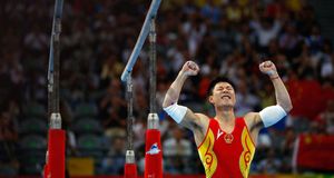 2008年北京奥运会男子双杠金牌得主李小鹏 -- Cameron Spencer/Getty Images &copy; (Bing China)