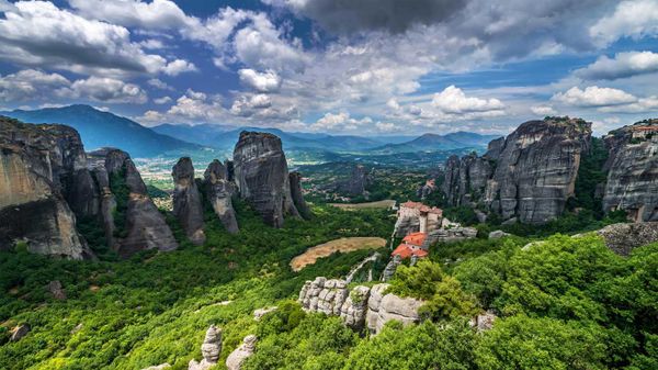 Roussanou and other monasteries in Metéora, Greece