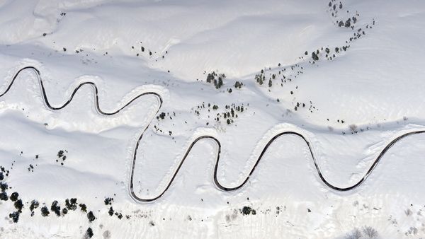 ｢除雪中の立山黒部アルペンルート｣富山