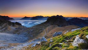 在斯洛文尼亚侧面的朱利安阿尔卑斯山 (© Nino Marcutti/Alamy)(Bing China)
