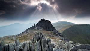 Castell y Gwynt，格莱德法赫山，雪墩山国家公园，英国北威尔士 (© Alan Novelli/Alamy Stock Photo)(Bing China)