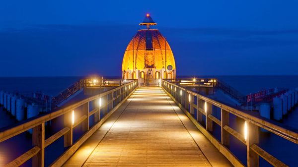 The diving gondola on Sellin Pier, Germany