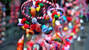 「素盞鳴神社雛段飾りのつるし飾り」静岡県 (© Kosei Saito/Getty Images)(Bing Japan)