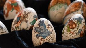 Easter eggs by Tünde Csuhaj, Szekszárd, Hungary (© ATTILA KISBENEDEK/AFP/Getty Images)(Bing United Kingdom)