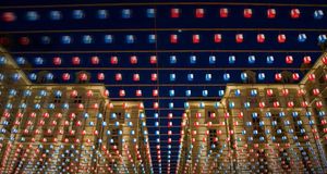 Illuminations dans le cadre de la manifestation “Luci d'Artista” (Lumières d’artiste), Piazza Palazzo di Città à Turin, Italie (© Sandra Raccanello/4Corners) &copy; (Bing France)