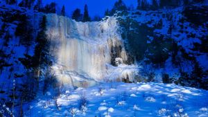 A frozen waterfall in Korouoma, Finland (© Niall Benvie/Minden Pictures)(Bing New Zealand)