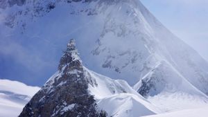 Observatoire du Sphinx sur l’éperon rocheux de la Jungfraujoch, Suisse (© Jan Greune/Alamy)(Bing France)