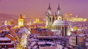 Prague sous la neige, République Tchèque (© benkrut/Getty Images)(Bing France)