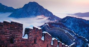 北京箭扣长城的雪景 (© Fotosearch/Getty Images) &copy; (Bing China)