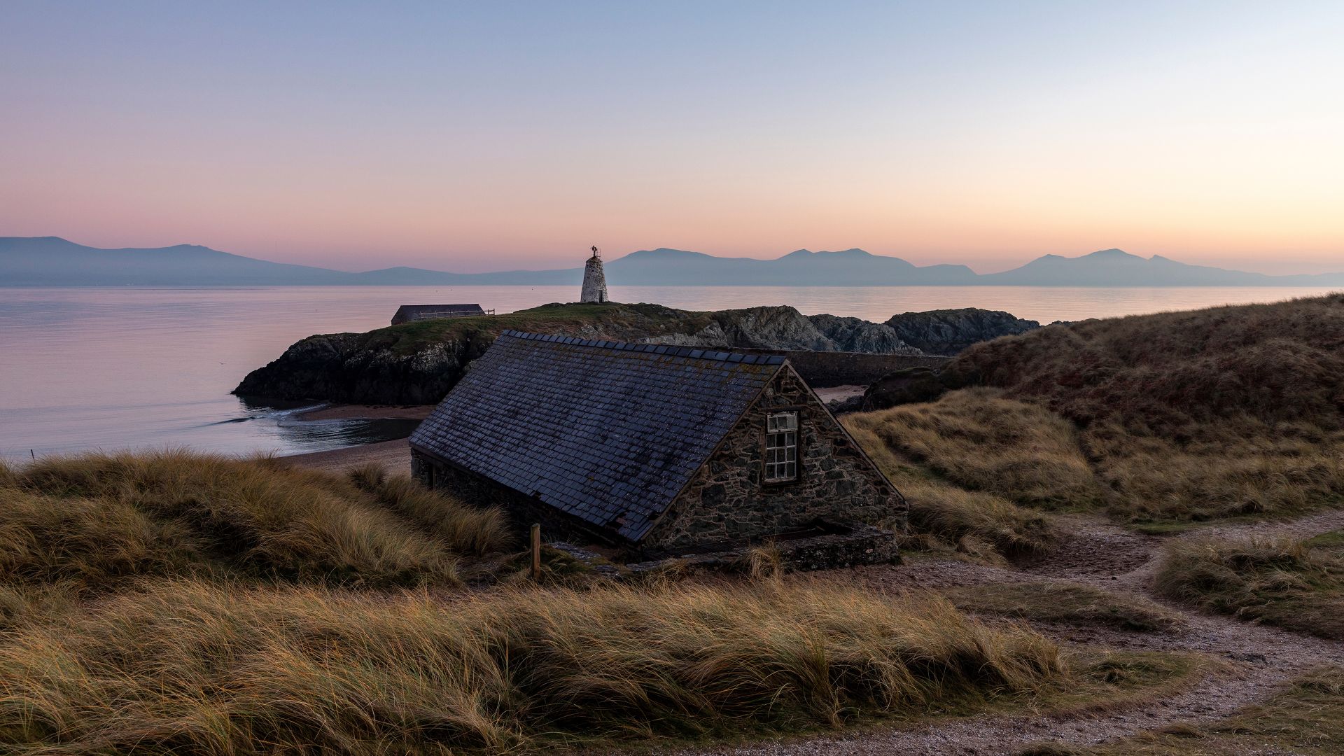 Cottage e faro di Tŵr Mawr, Ynys Llanddwyn, Galles, Regno Unito