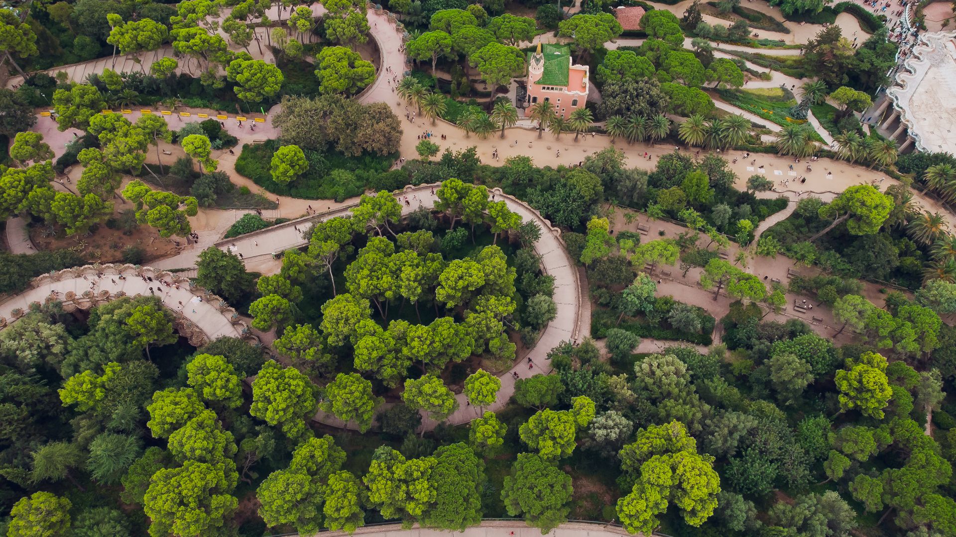 Vista del Parque Güell en Barcelona, Cataluña, España