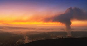 ｢キラウエア火山の夕陽｣アメリカ, ハワイ (© Clipcanvas) &copy; (Bing Japan)