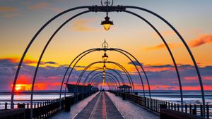Sunset over Southport Pier, Merseyside (© Mar Photographics/Alamy)(Bing United Kingdom)