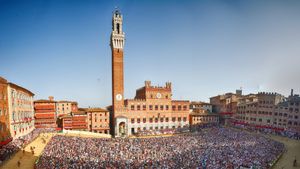 Palio di Siena, Italia (© Dave Benett/Getty Images)(Bing Italia)