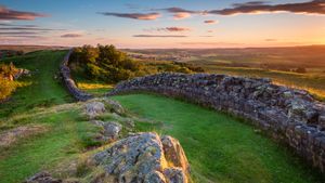 Hadrian's Wall, Northumberland National Park, England (© daverhead/Getty Images)(Bing Australia)