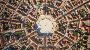 弗留利要塞城市帕尔马诺瓦航拍图，意大利 (© Riccardo Saponi/Getty Images)(Bing China)