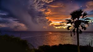 ｢ドミニカの夕陽｣ドミニカ共和国, カバレテ (© Getty Images)(Bing Japan)
