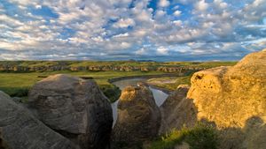 Writing-On-Stone Provincial Park/Áísínai\'pi, Alberta (© Philippe Widling/Getty Images)(Bing Canada)