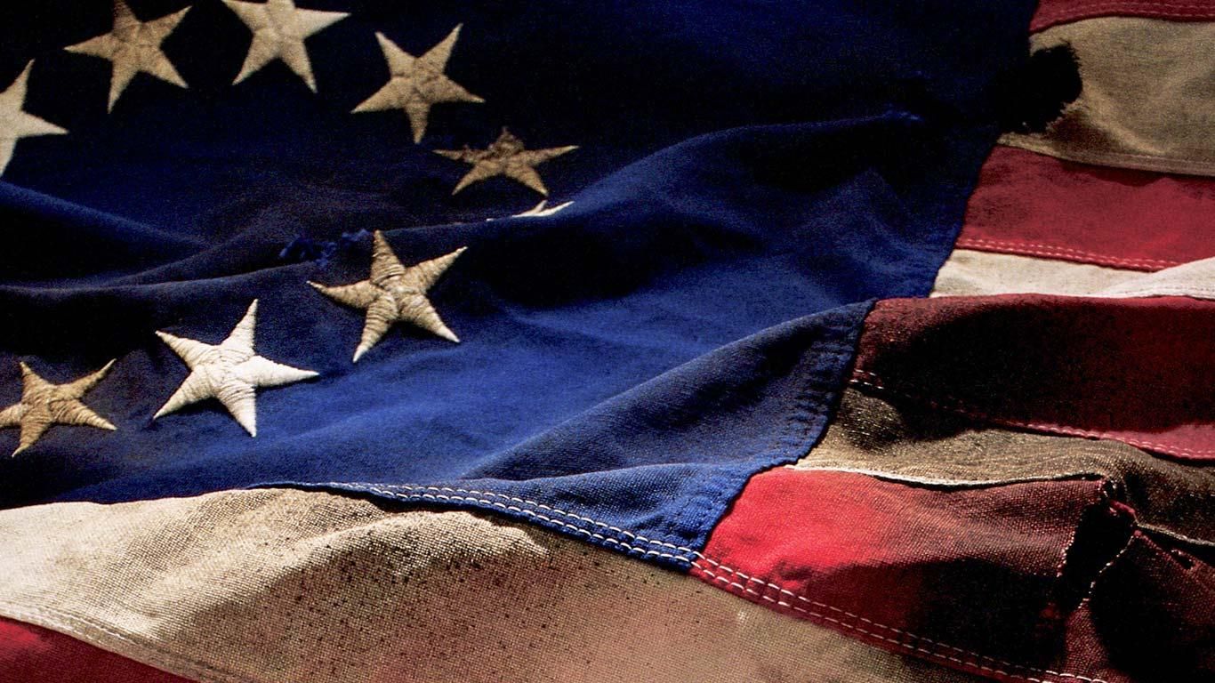 ”Betsy Ross” flag, symbol of the American Revolution (@ Ocean/Corbis)