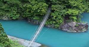 ｢夢の吊り橋｣静岡, 寸又峡 -- Japan Travel Bure/Photolibrary &copy; (Bing Japan)