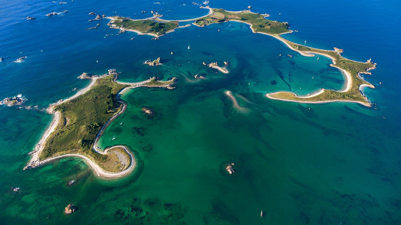 La Petite Île and Ile d'Er, Plougrescant, Cotes d’Armor, France