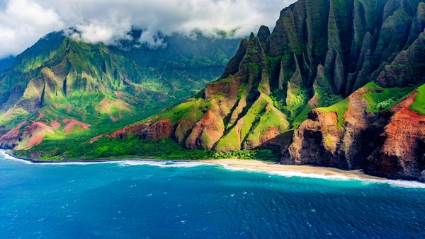 Kalalau Beach on the Nā Pali Coast, Kauai, Hawaii