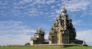 ｢キジ島の木造教会｣ロシア, カレリア共和国, キジ島 -- Ellen Rooney/Getty Images &copy; (Bing Japan)