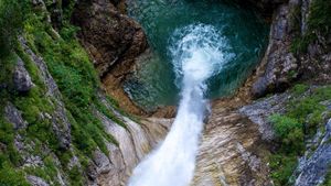 Waterfall at Pöllat Gorge near Neuschwanstein Castle, Bavaria, Germany (© Gary Whitton/Alamy)(Bing United Kingdom)