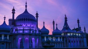 Royal Pavilion, Brighton, England (© Michaelasbest/Shutterstock)(Bing United Kingdom)