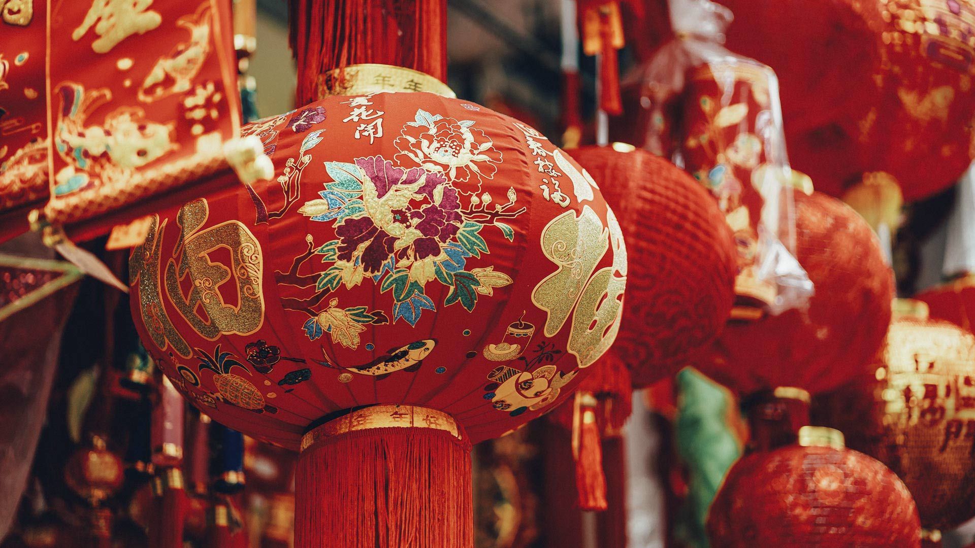寓意幸福和团圆的春节灯笼，中国