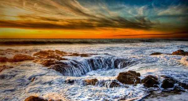 Thor’s Well, on the Oregon coast, USA