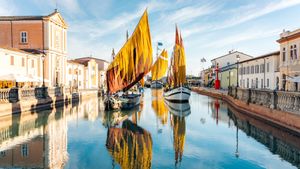 Barche a vela tradizionali, Porto Canale Leonardesco, Cesenatico, Emilia-Romagna (© Francesco Riccardo Iacomino/Getty Images)(Bing Italia)