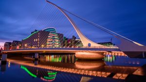 Samuel Beckett Bridge, Dublin, Ireland (© Colm Keating/Tandem Stills + Motion)(Bing New Zealand)