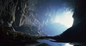 ｢ディア洞窟｣マレーシア, ボルネオ, グヌン・ムル国立公園 (© Richard Ashworth/Photolibrary) &copy; (Bing Japan)