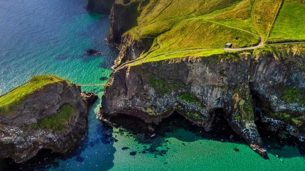 Carrick-a-Rede rope bridge near Ballintoy, Northern Ireland